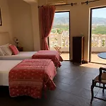 Avalon Konukevi 3*