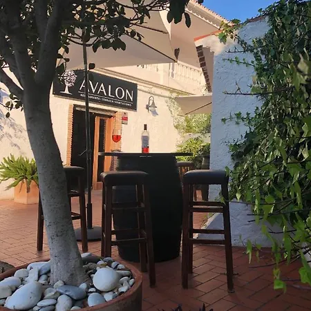 Avalon Pensión 2*