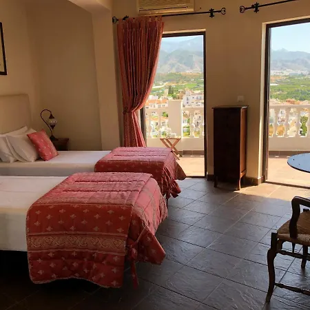 Avalon Konukevi 3*